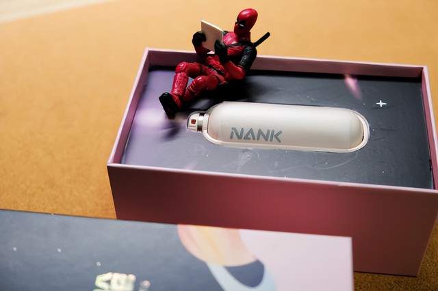 口袋里的太空舱-滑动开启蓝牙耳机音乐新体验