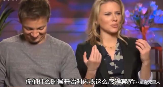 �ĸ�Ů���ǽŴ�һ��(��ֵ���������У�ȴӵ��һ˫�����ţ���10λŮ�ǵĽſ��Ⱥ���)