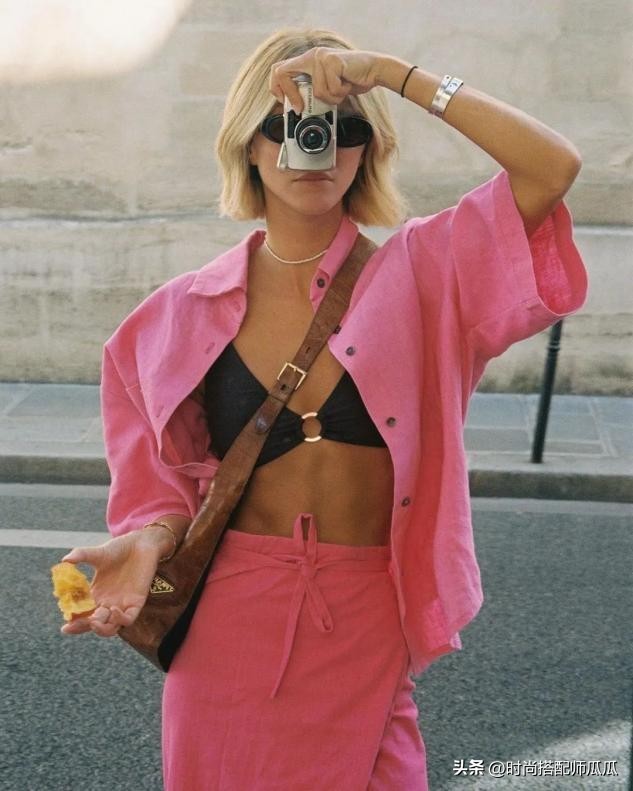 “白幼瘦”大势已去，现在男生都喜欢的是“蜜桃臀”，回头率很高