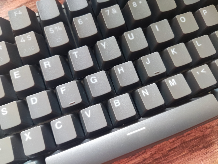 雷柏V700-8A多模无线游戏机械键盘：这才叫全能机械键盘